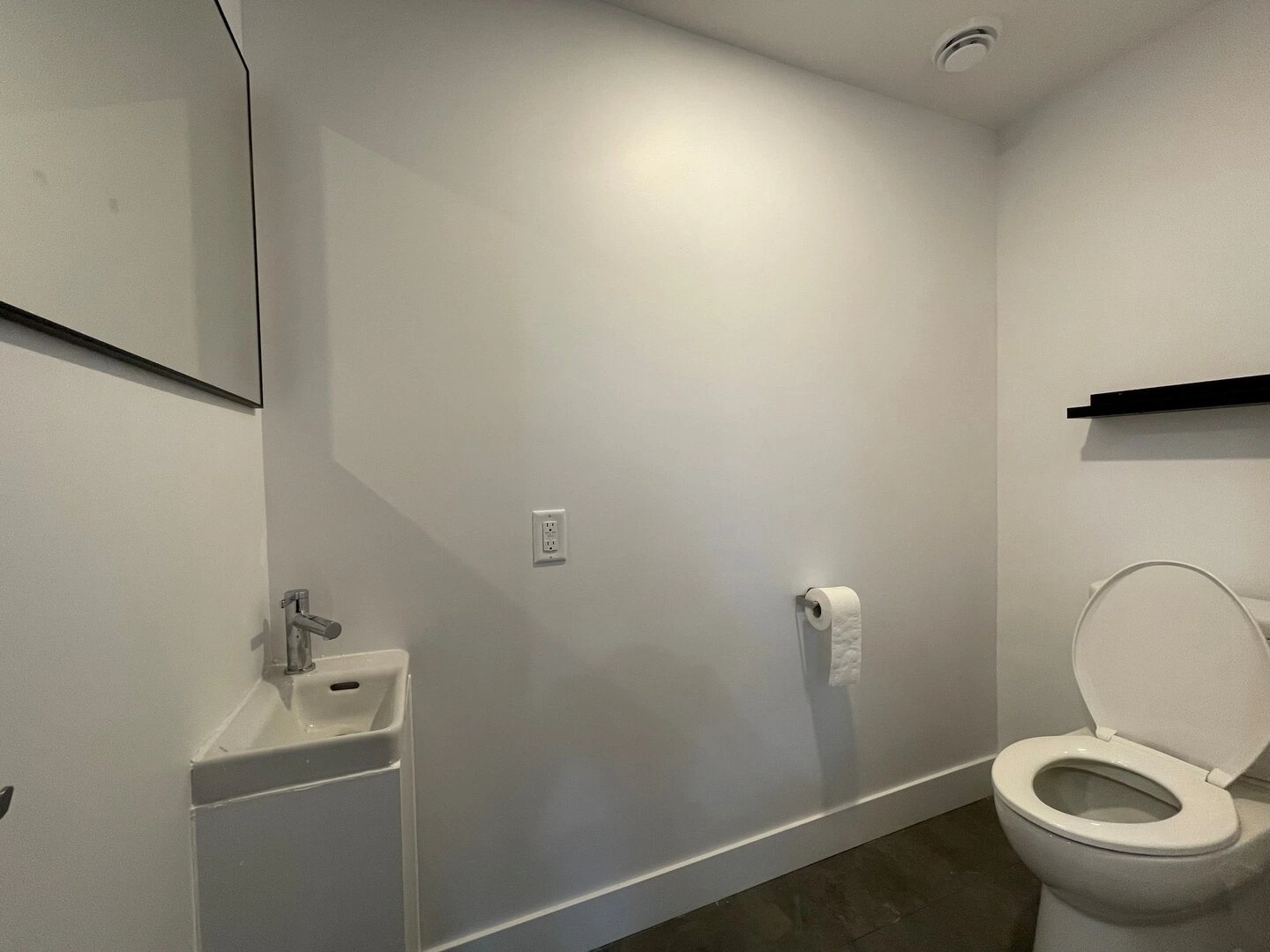 Toilette du rez-de-chaussée du chalet L’Évasion