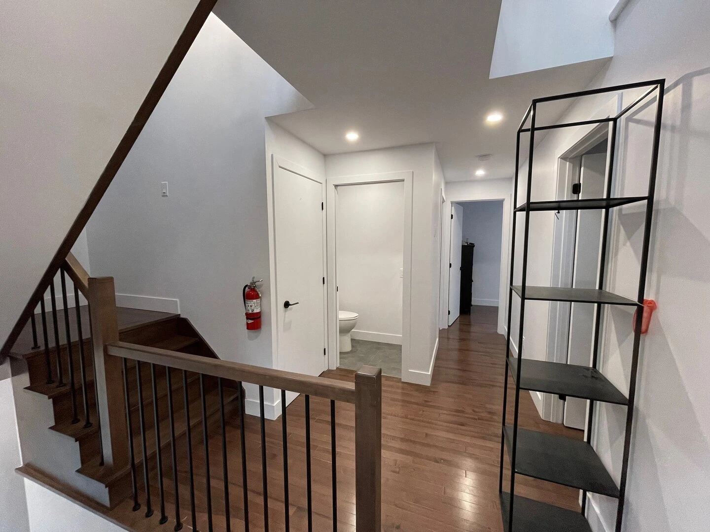 Couloir et escalier du chalet L’Évasion