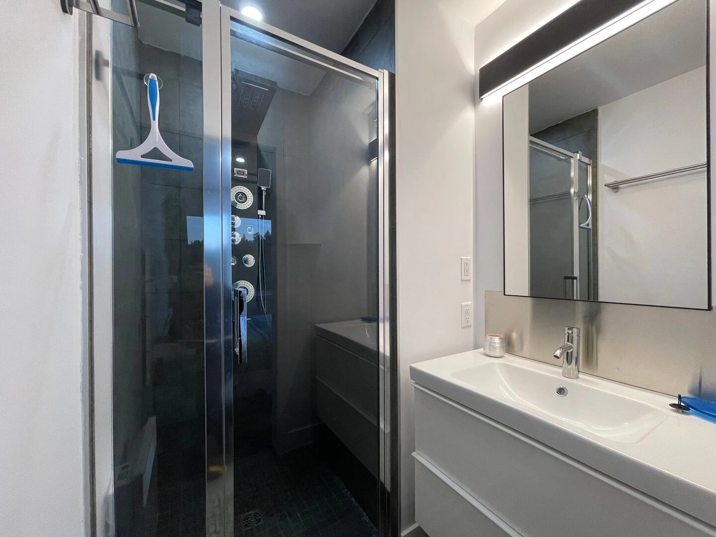 Salle de bain de la chambre 3 du chalet Le Bellissime