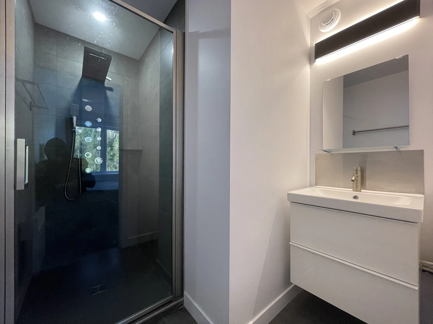 Salle de bain de la chambre 3 du chalet Le Céleste