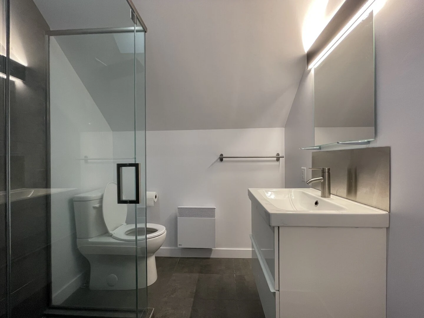 Salle de bain de la chambre 4 du chalet Le Céleste