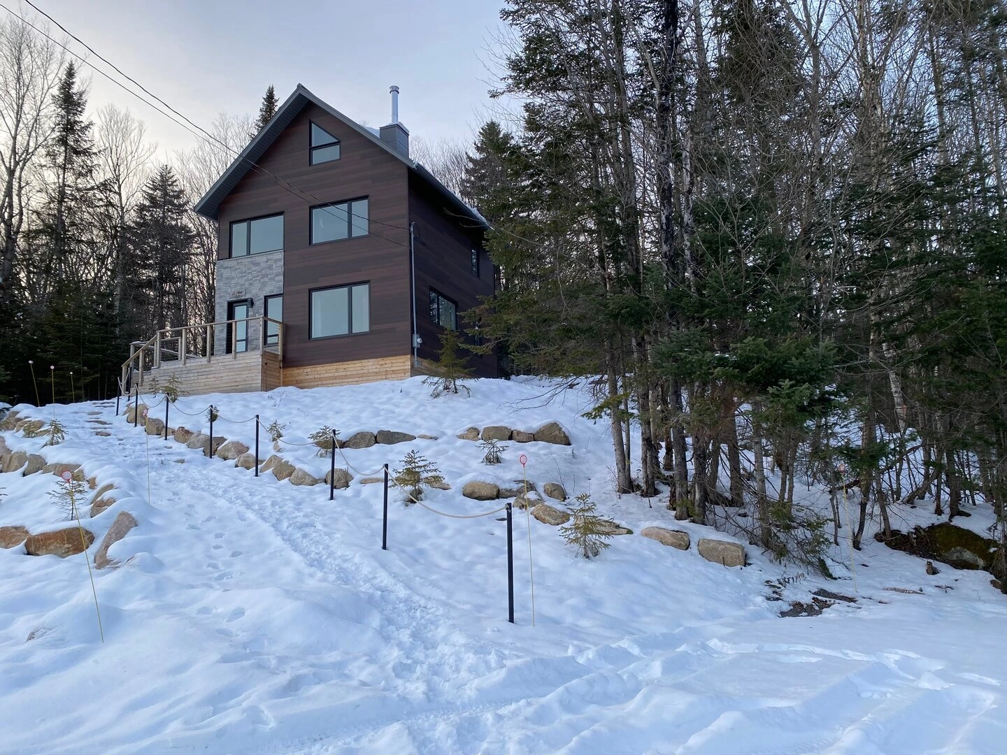 Vue extérieure du chalet Le Céleste en hiver
