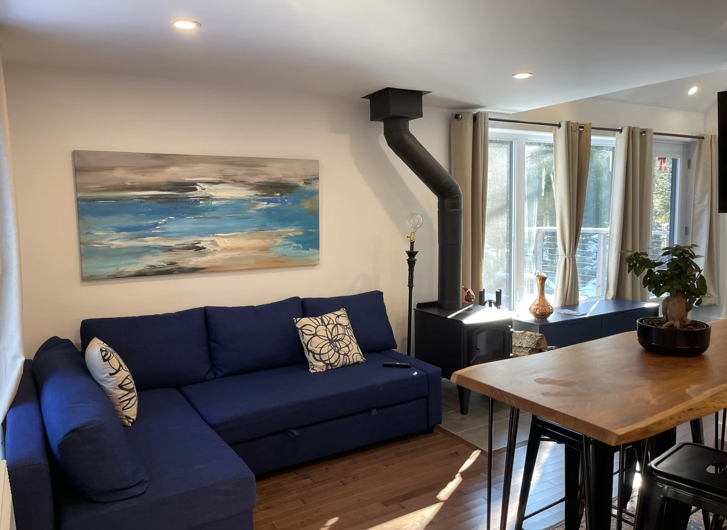 Autre vue de la salle de vie du chalet Le Romantique